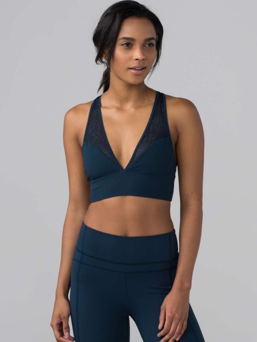 Lululemon Twist & Train Bra in Jaded (Navy Blue)